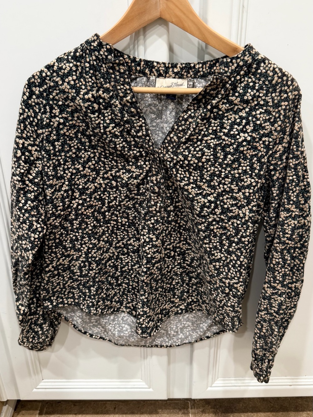 Universal Thread Black and Cream Floral V-Neck Blouse